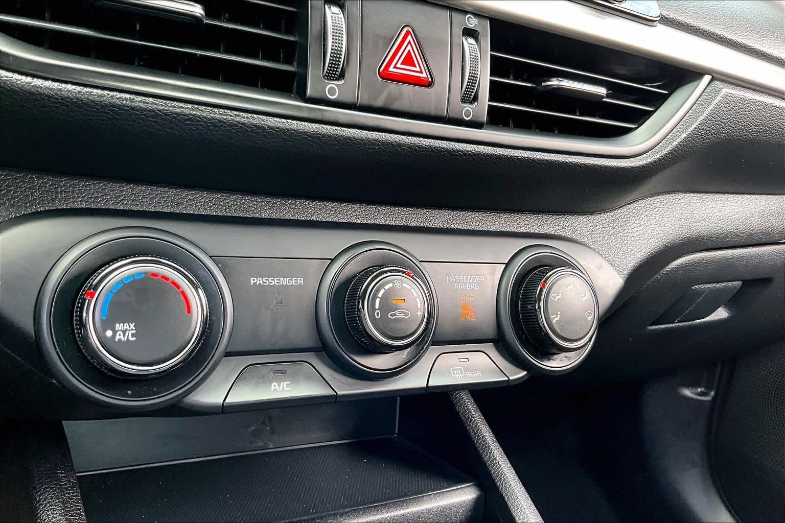 Thumbnail: 2021 Kia Forte - 24