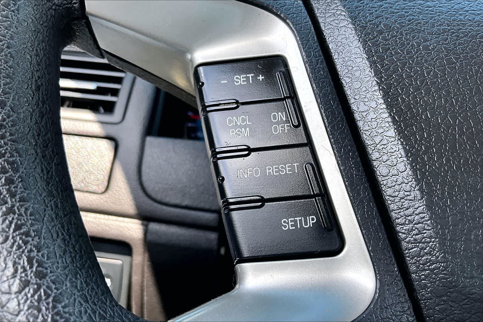 Thumbnail: 2011 Ford Fusion - 17