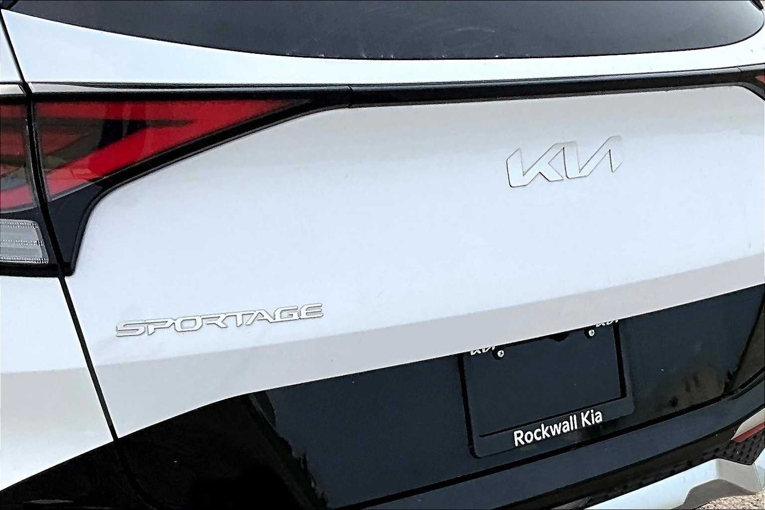 Thumbnail: 2023 Kia Sportage - 32