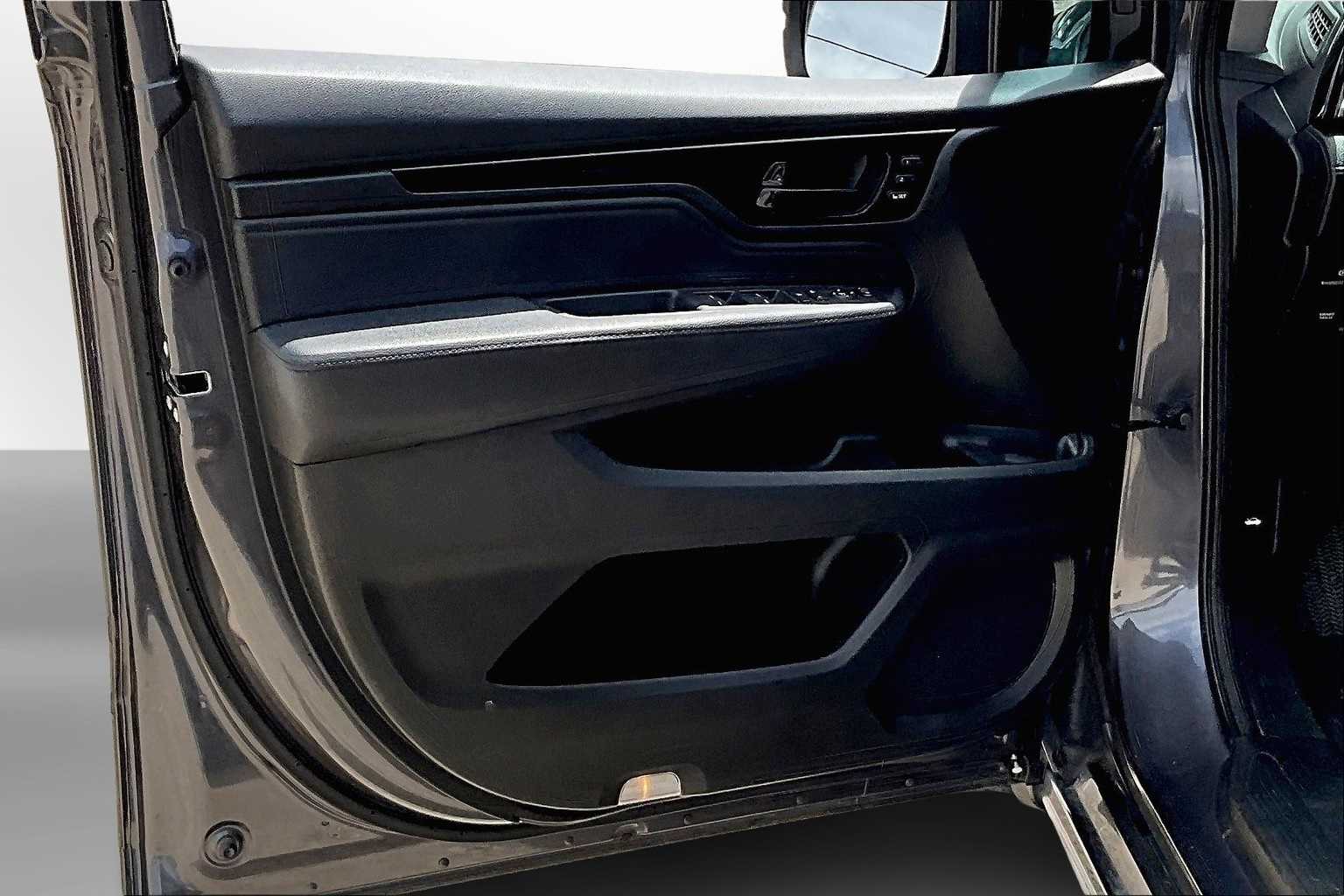 Thumbnail: 2023 Honda Odyssey - 17