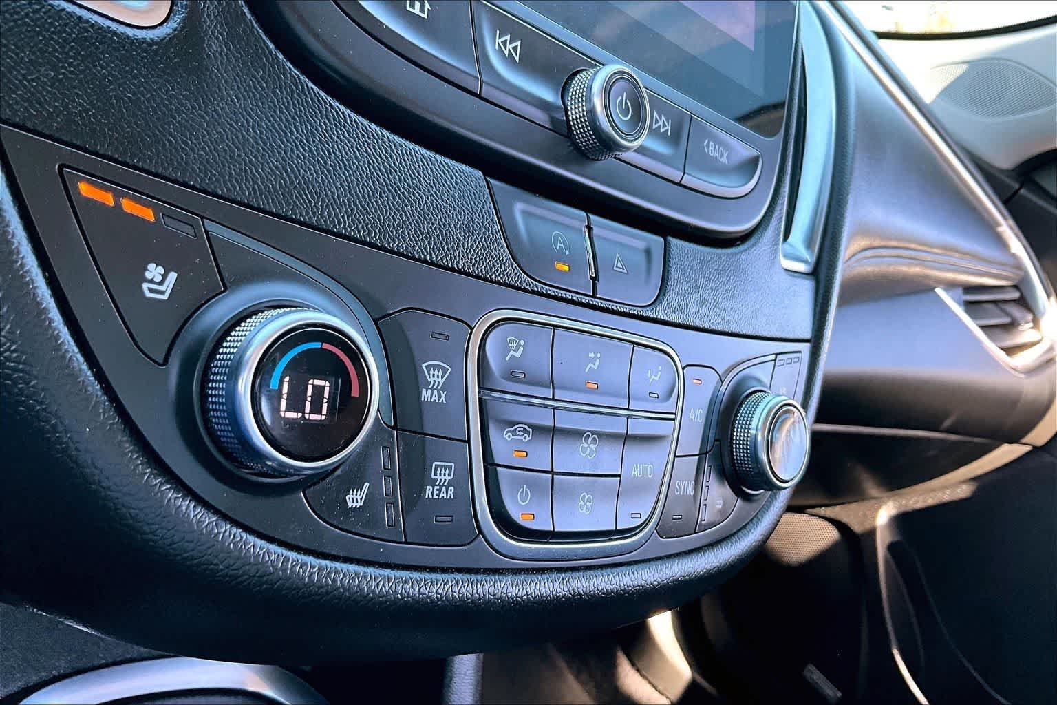 Thumbnail: 2023 Chevrolet Malibu - 23