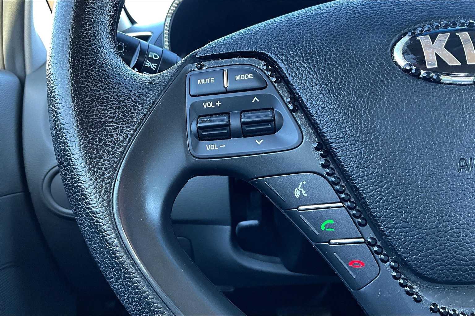Thumbnail: 2018 Kia Forte - 19