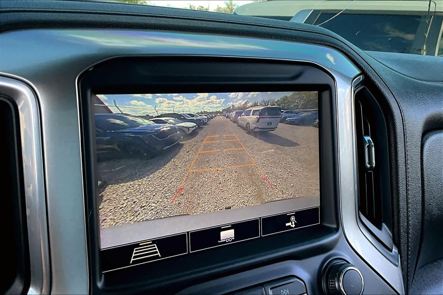 Thumbnail: 2020 Chevrolet Silverado 1500 - 22