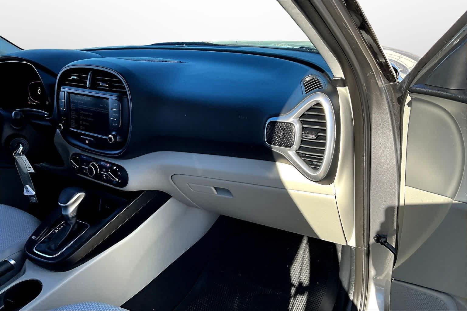 Thumbnail: 2023 Kia Soul - 15