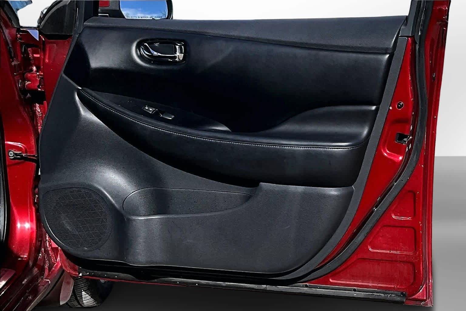 Thumbnail: 2013 Nissan Leaf - 16