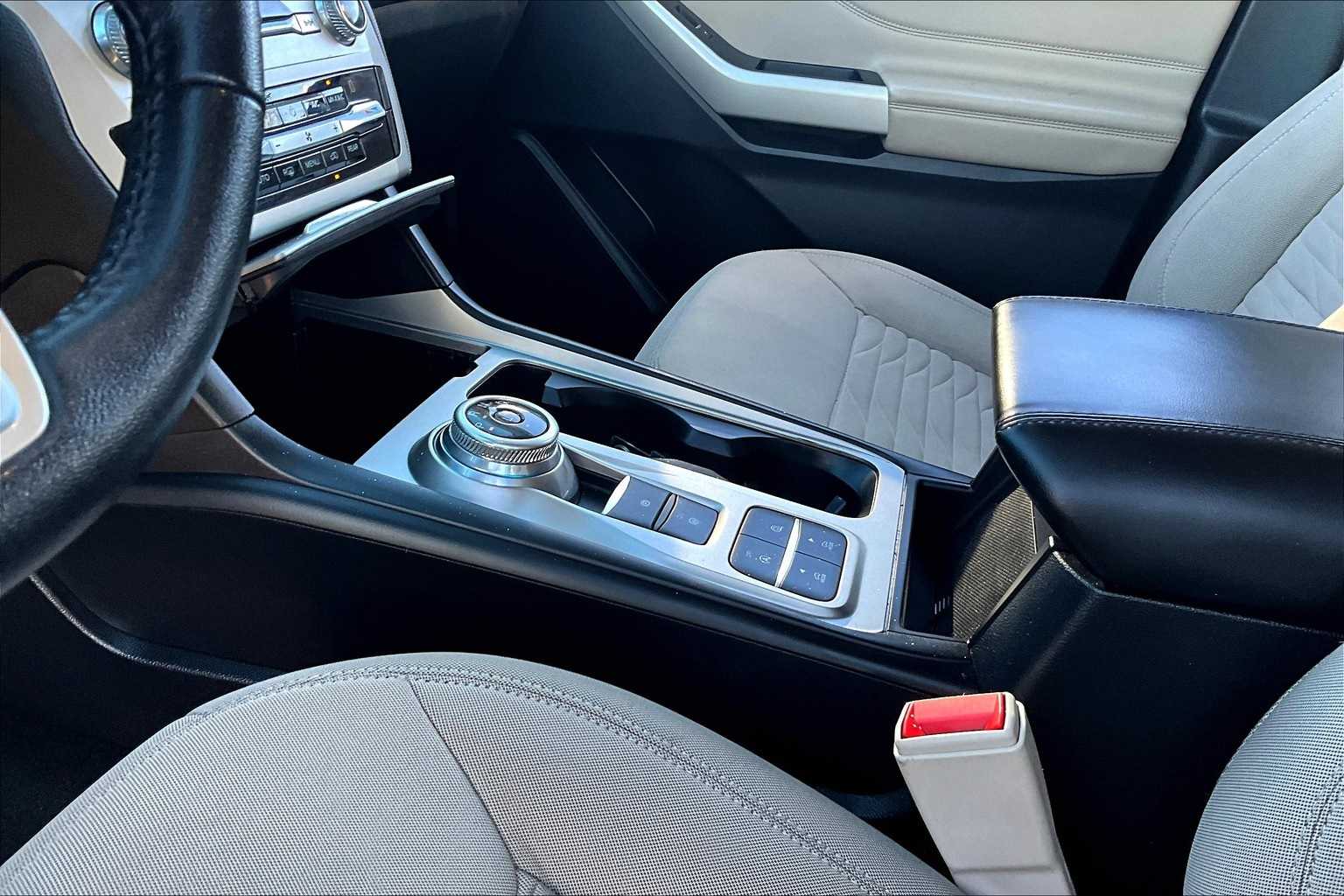 Thumbnail: 2021 Ford Explorer - 13