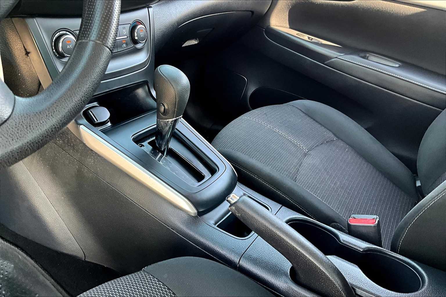 Thumbnail: 2018 Nissan Sentra - 12