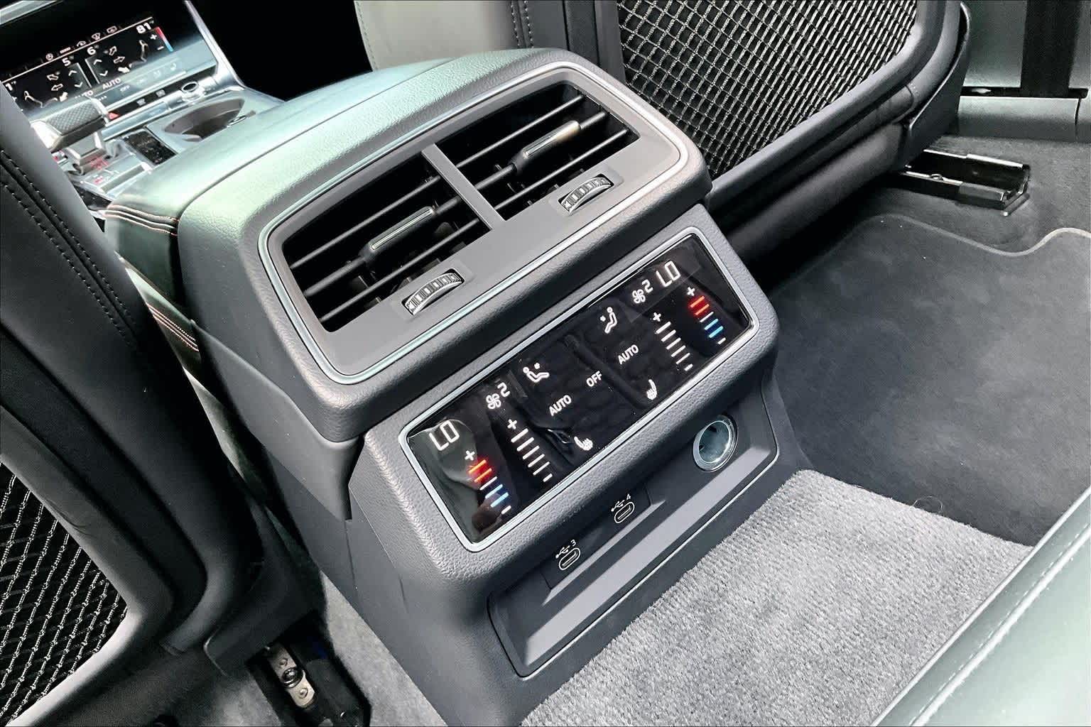 Thumbnail: 2021 Audi RS 6 - 24