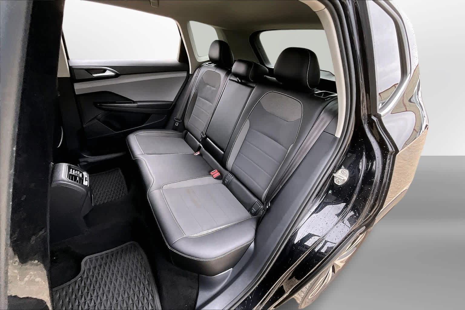 Thumbnail: 2022 Volkswagen Taos - 27