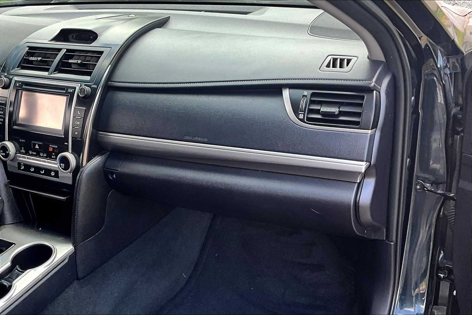 Thumbnail: 2013 Toyota Camry - 15