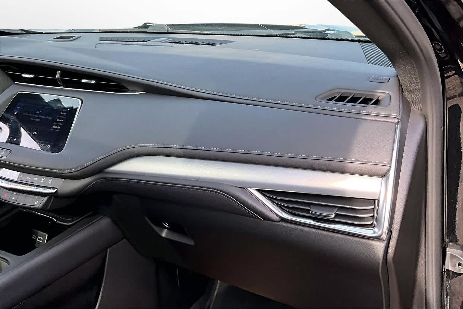 Thumbnail: 2022 Cadillac XT4 - 15