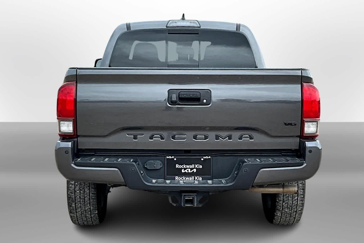 Thumbnail: 2019 Toyota Tacoma - 3