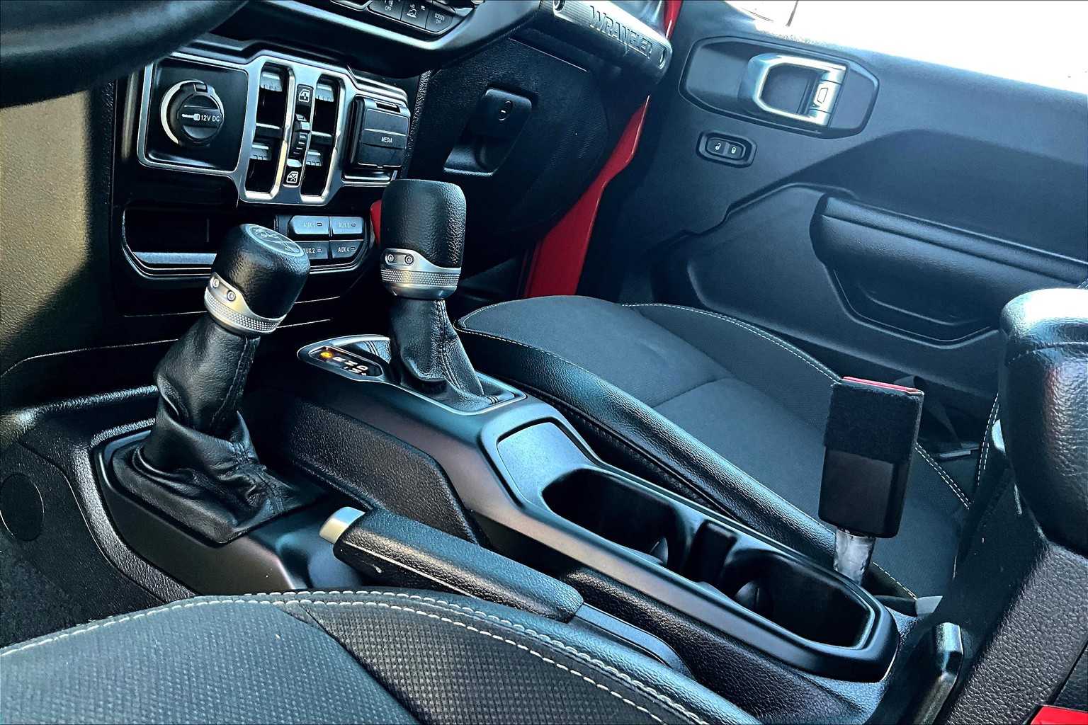 Thumbnail: 2021 Jeep Wrangler - 13