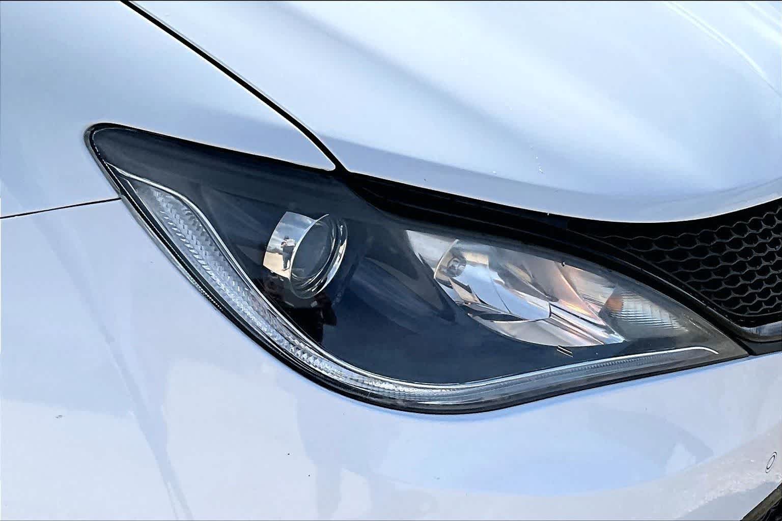 Thumbnail: 2019 Chrysler Pacifica - 26