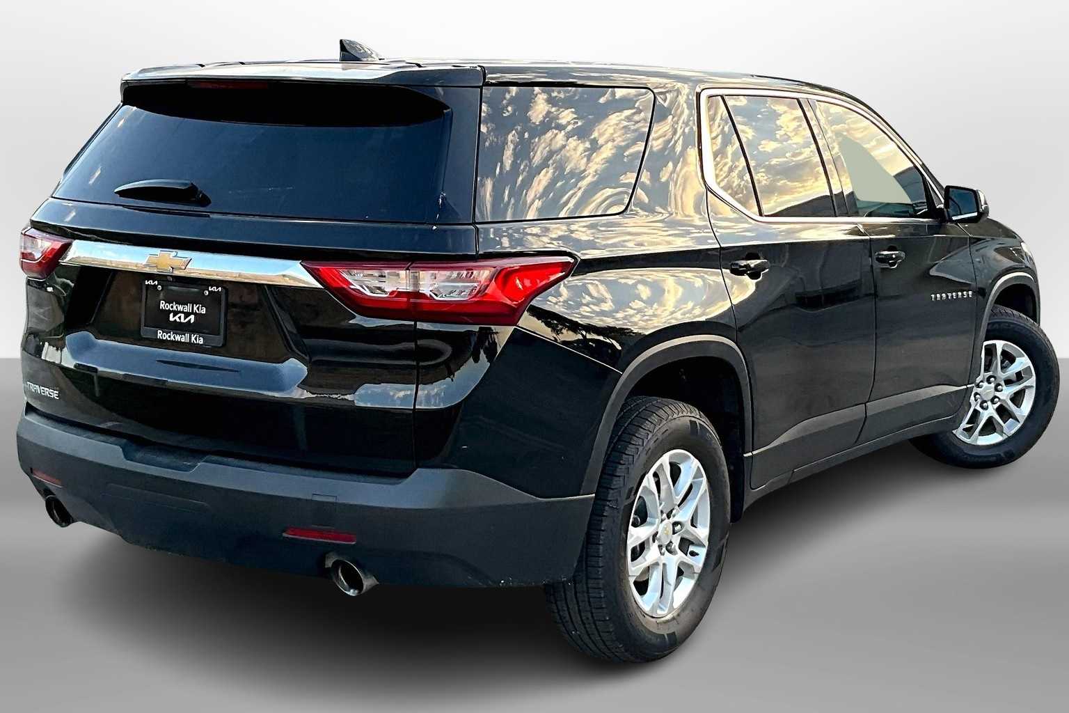 Thumbnail: 2020 Chevrolet Traverse - 2