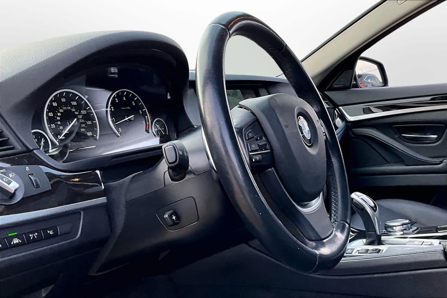 Thumbnail: 2016 BMW 5 Series - 12