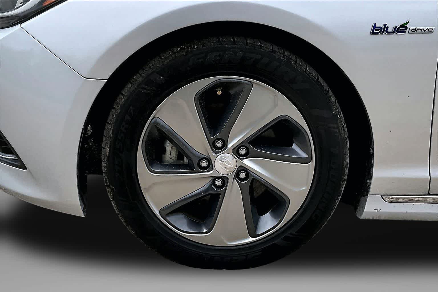 Thumbnail: 2016 Hyundai Sonata - 16