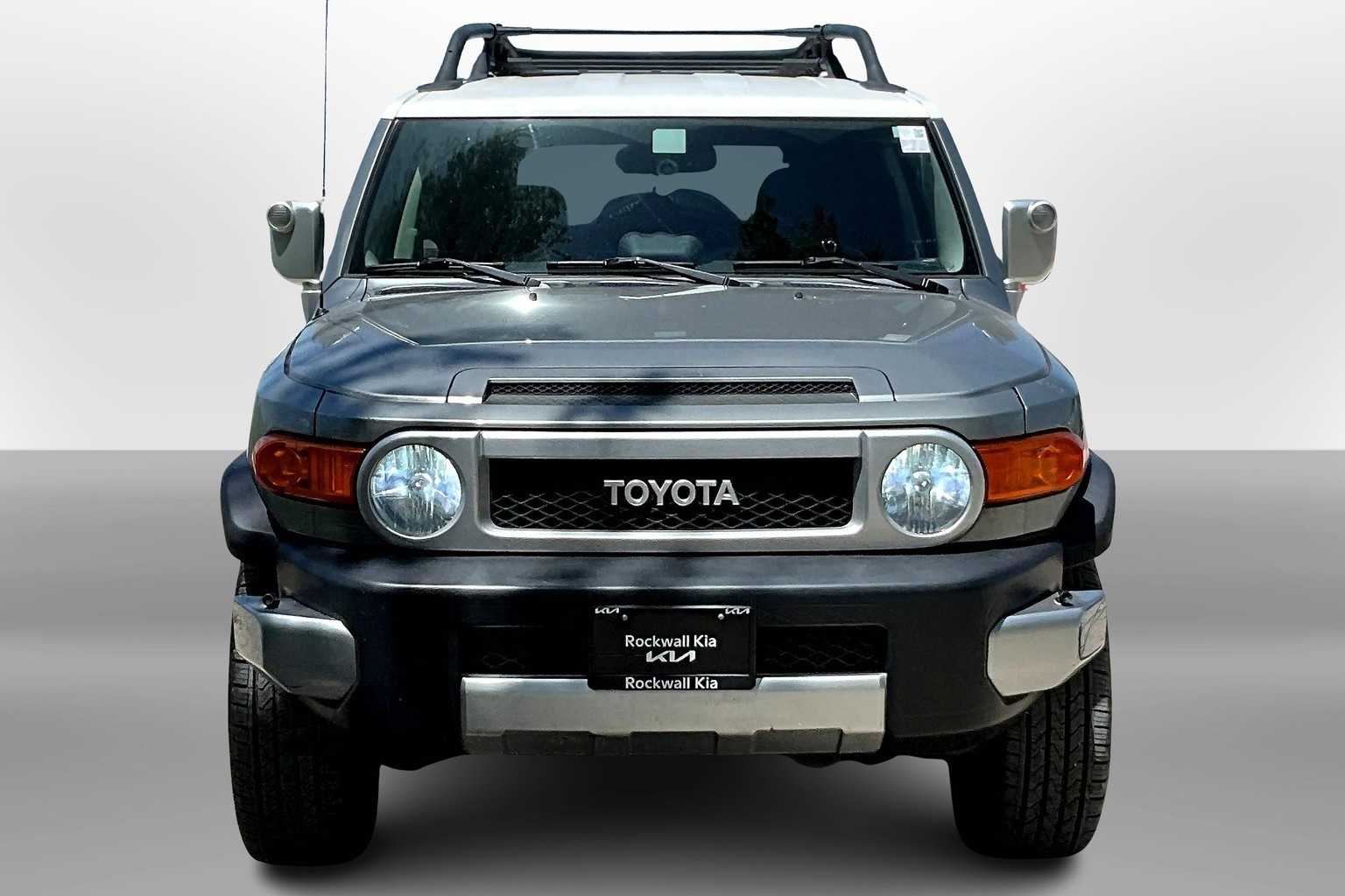 Thumbnail: 2012 Toyota FJ Cruiser - 3
