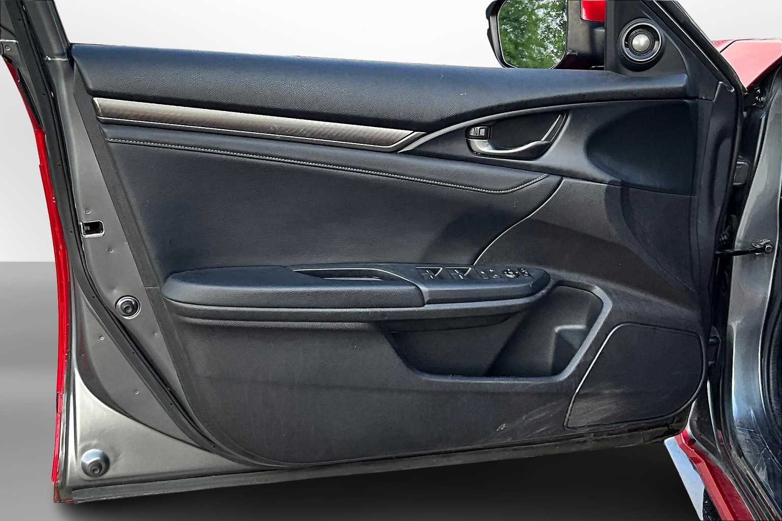 2018 Honda Civic Sport Touring 17