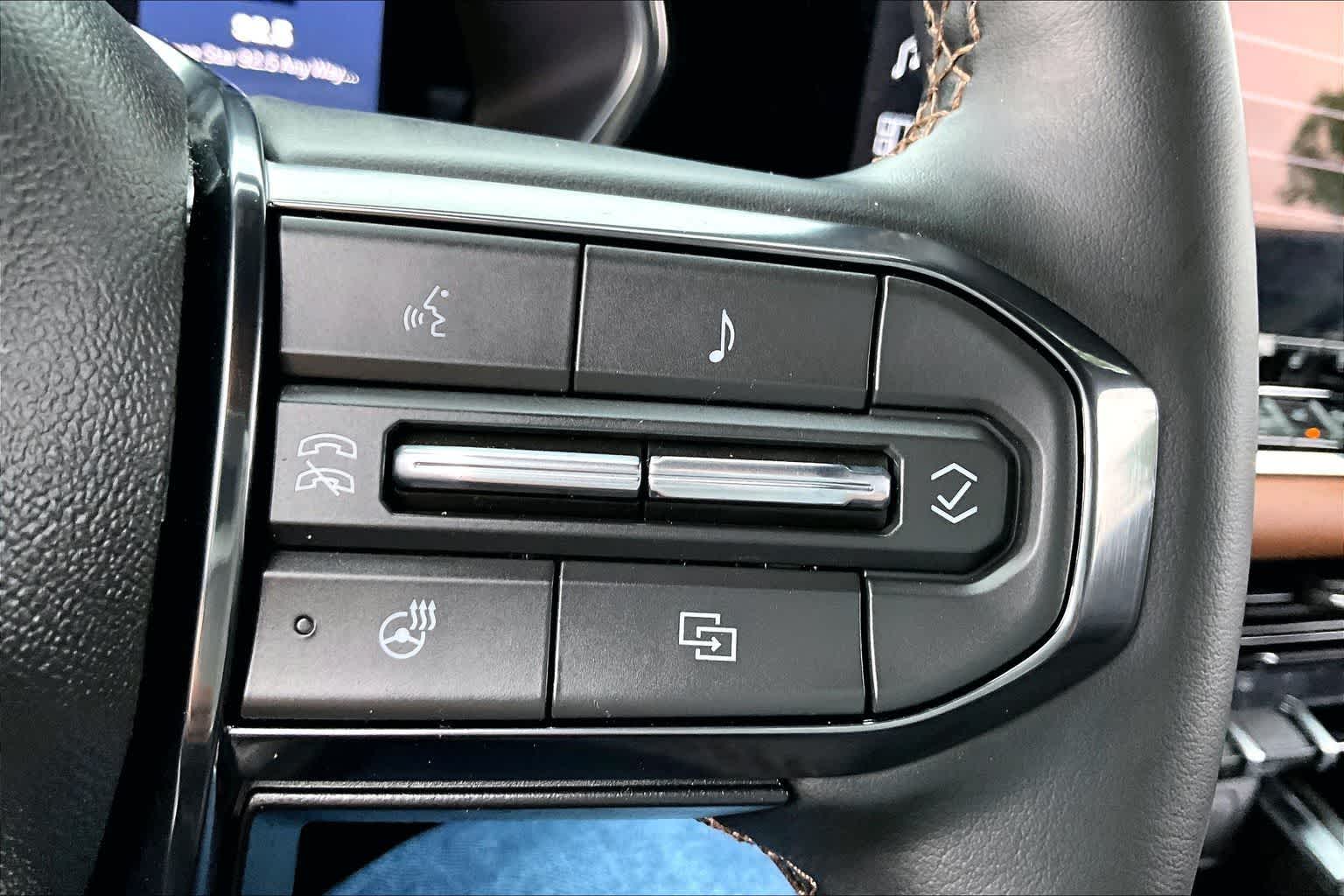 Thumbnail: 2024 GMC Canyon - 18