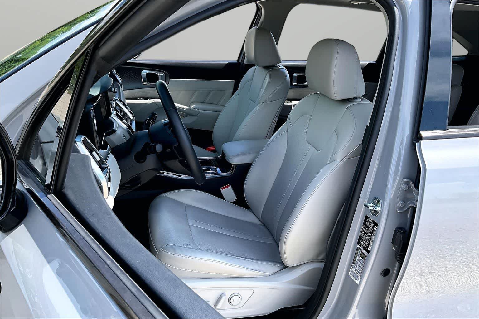 Thumbnail: 2022 Kia Sorento - 23