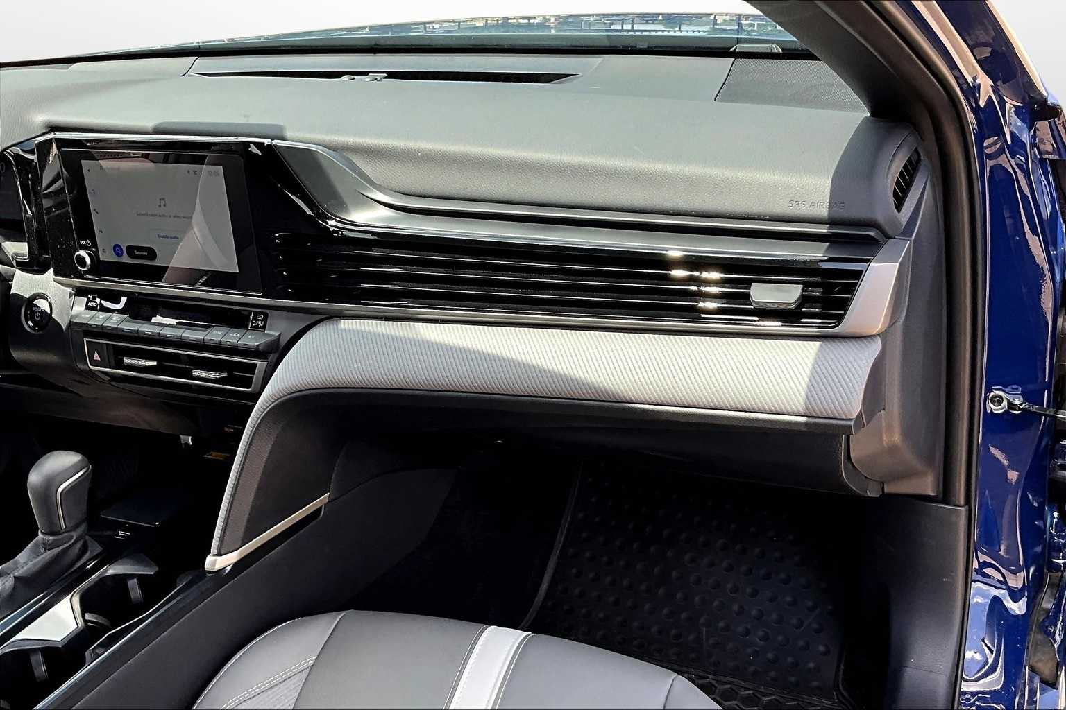 Thumbnail: 2025 Toyota Camry - 15