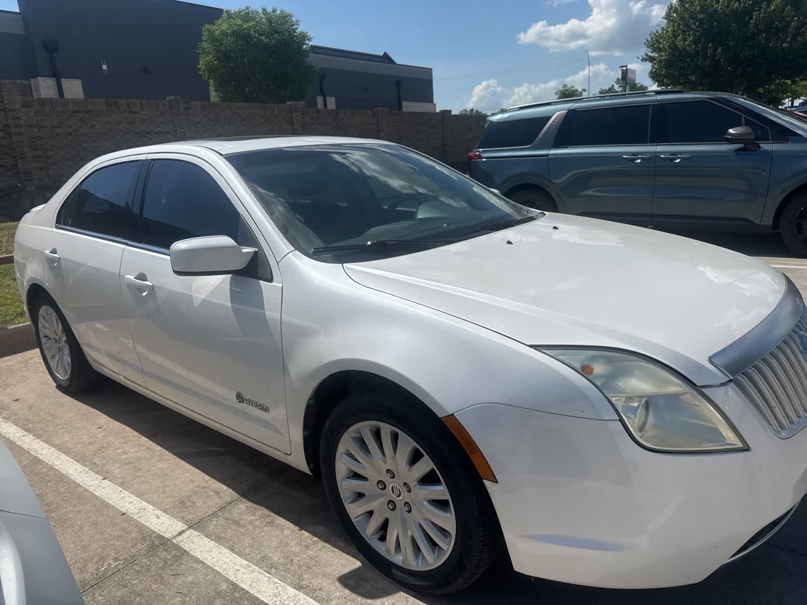Thumbnail: 2010 Mercury Milan - 4