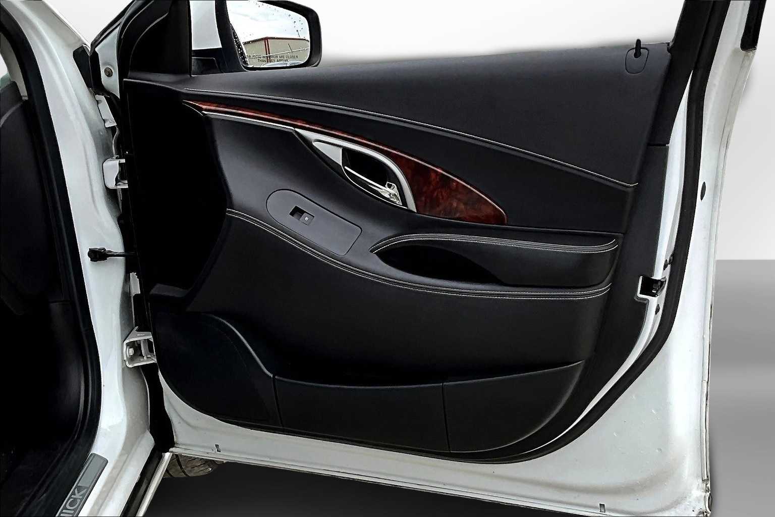 Thumbnail: 2012 Buick LaCrosse - 18