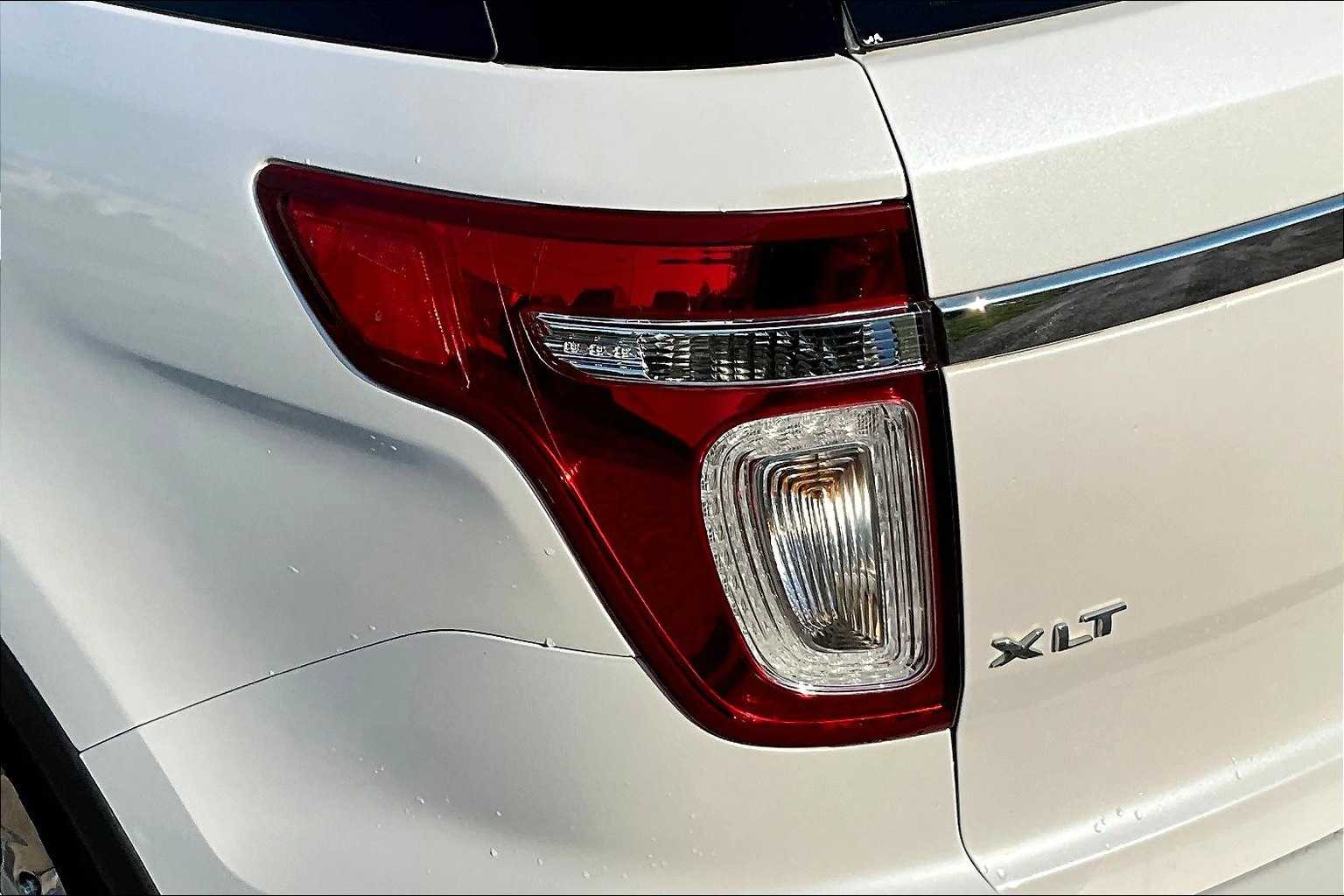 Thumbnail: 2013 Ford Explorer - 31
