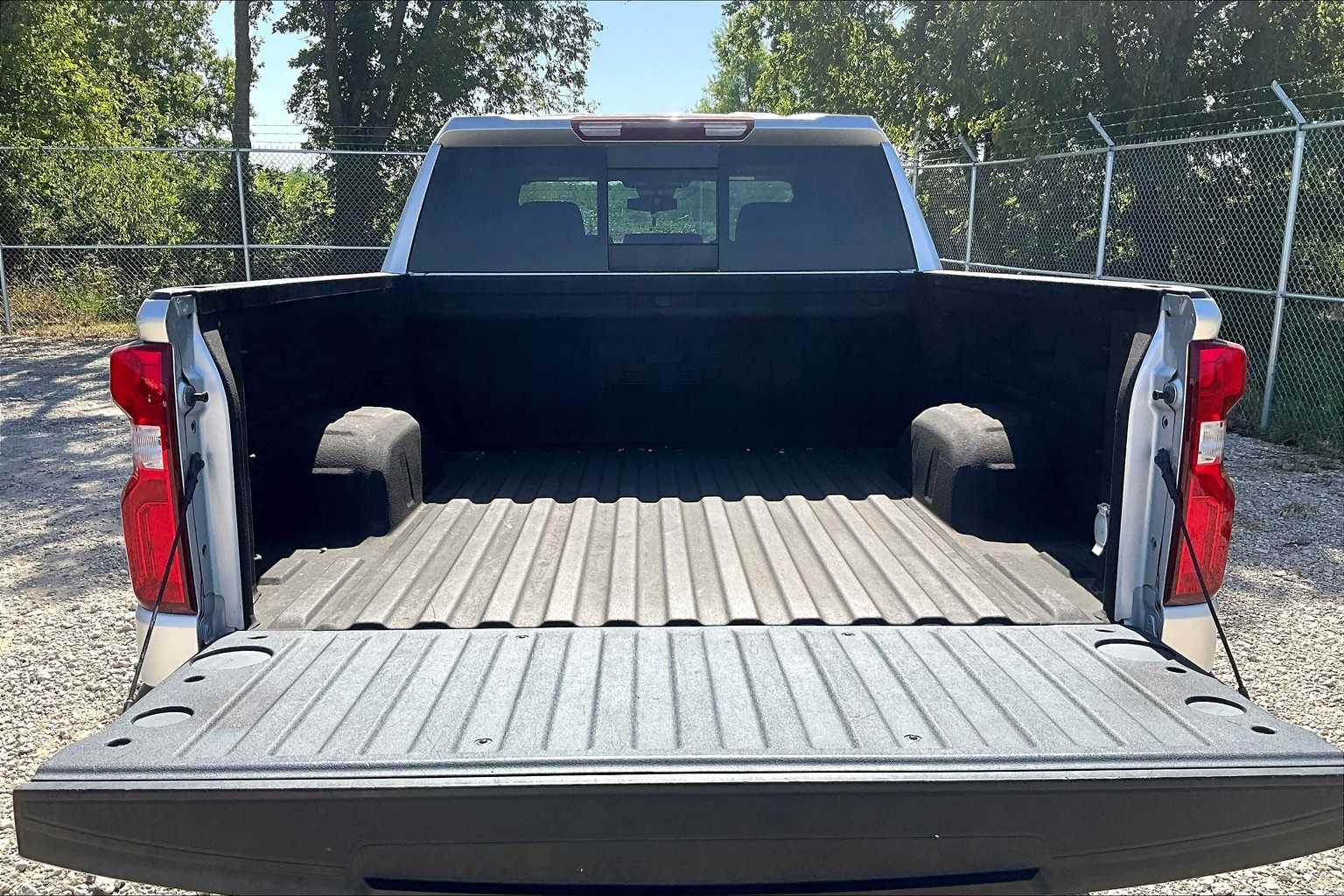 Thumbnail: 2022 Chevrolet Silverado 1500 - 29