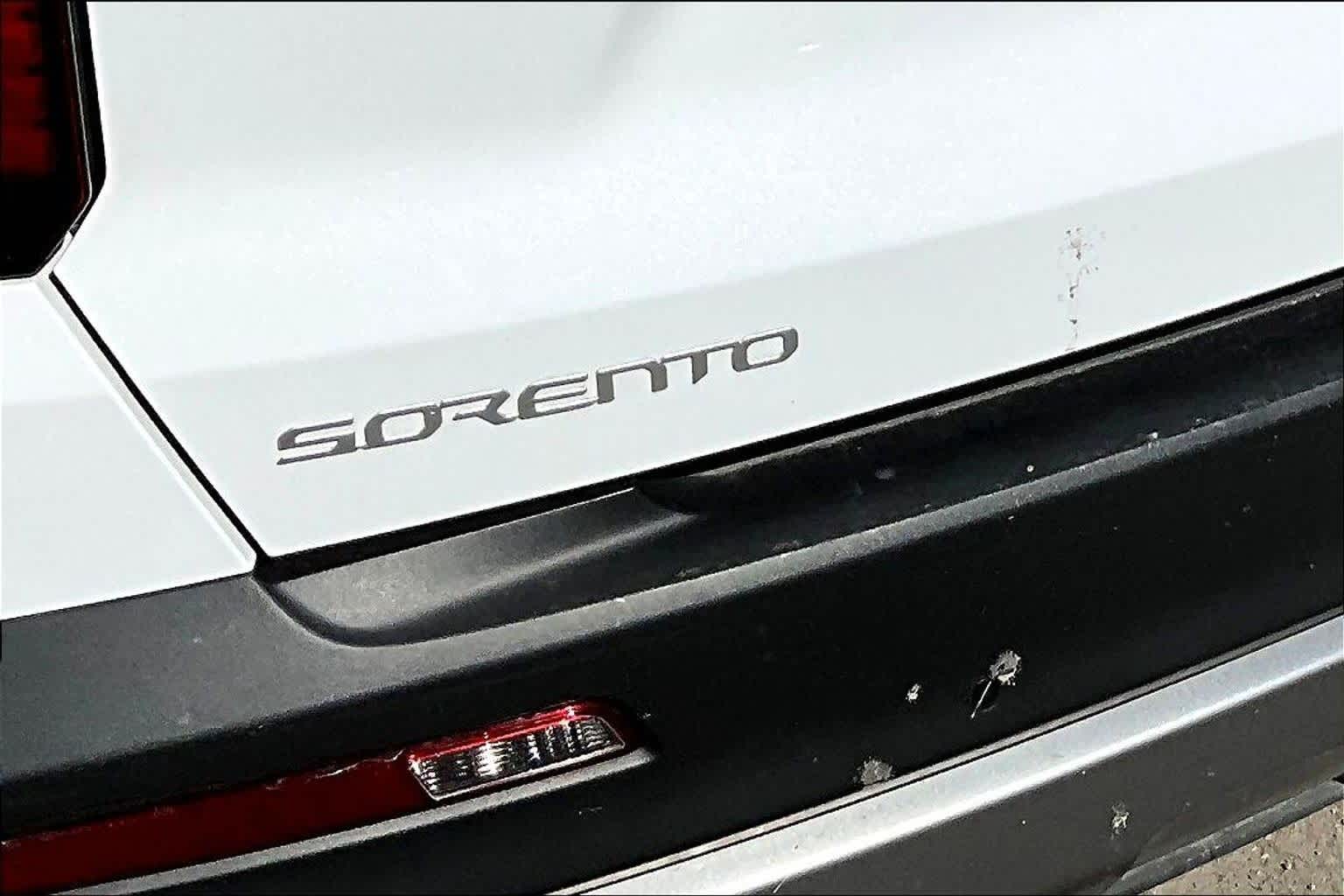 Thumbnail: 2023 Kia Sorento - 32