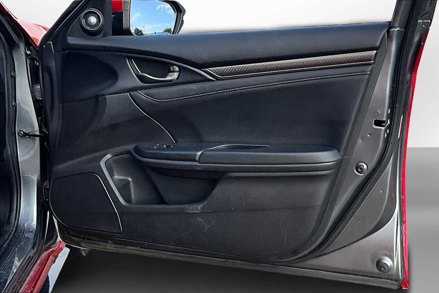 2018 Honda Civic Sport Touring 18