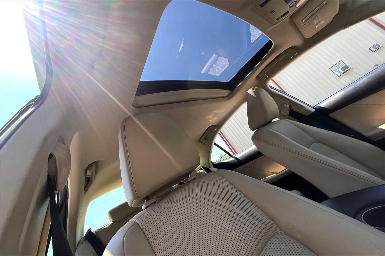Thumbnail: 2016 Lexus IS - 16