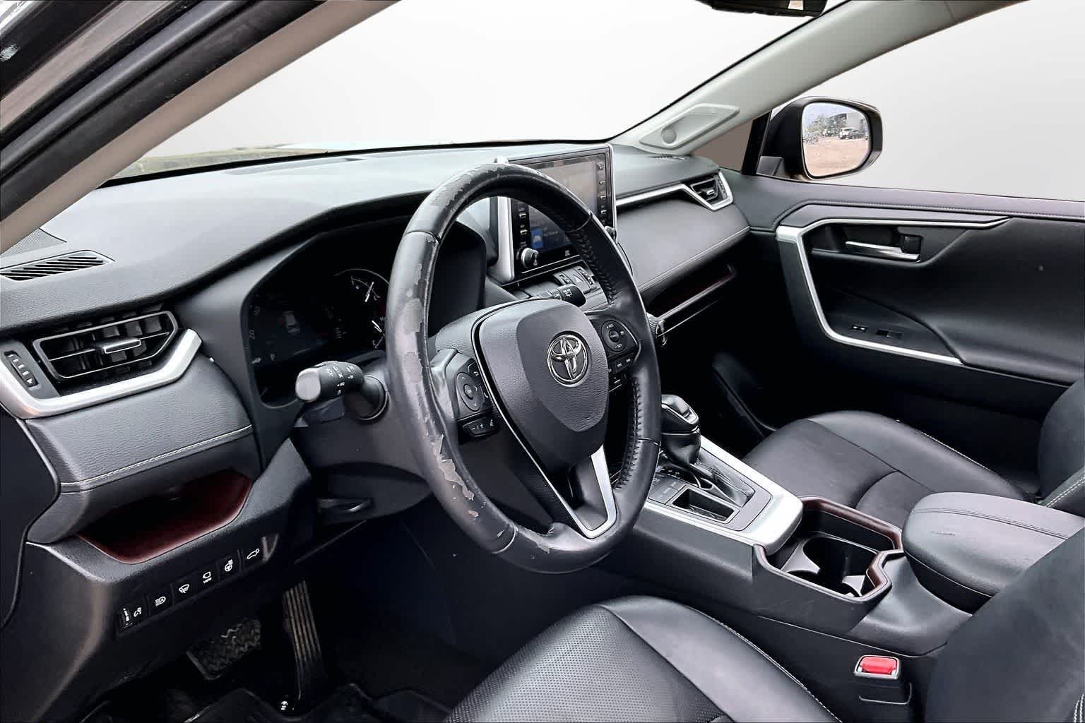 Thumbnail: 2019 Toyota RAV4 - 12