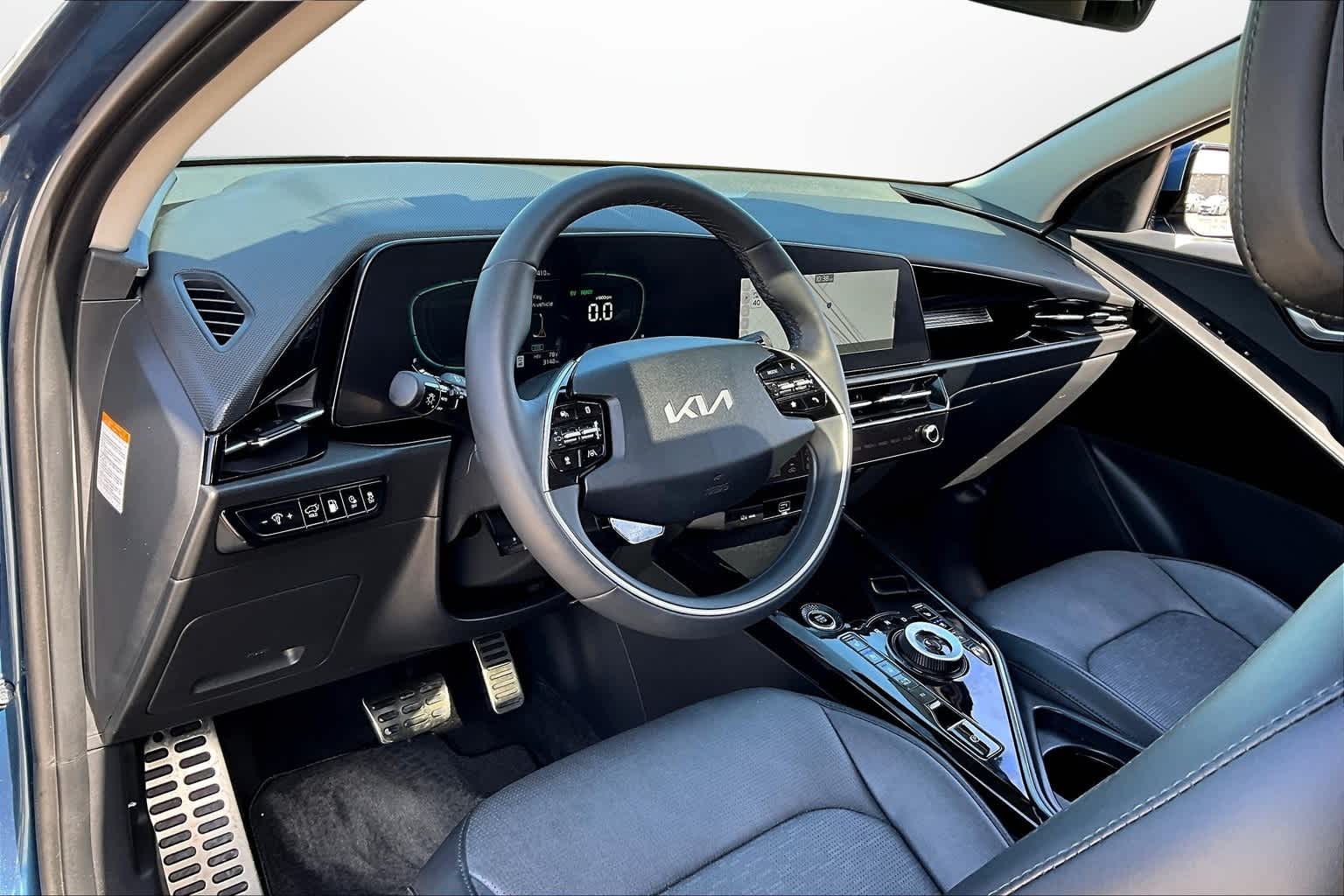 2023 Kia Niro SX Touring 13