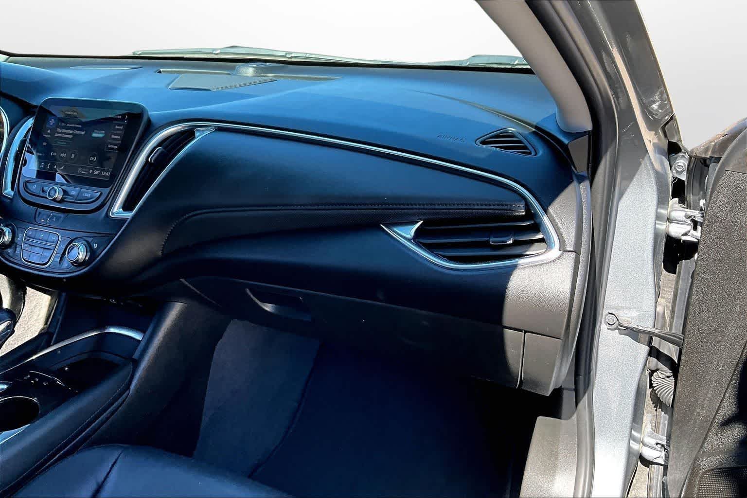 Thumbnail: 2023 Chevrolet Malibu - 15