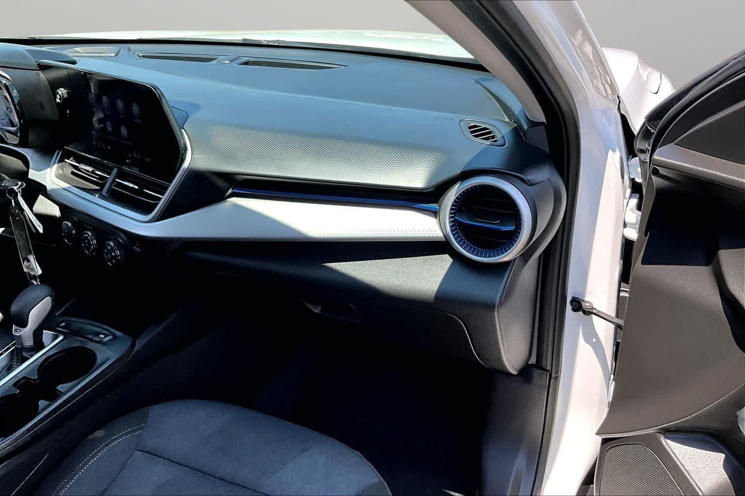Thumbnail: 2024 Chevrolet Trax - 14