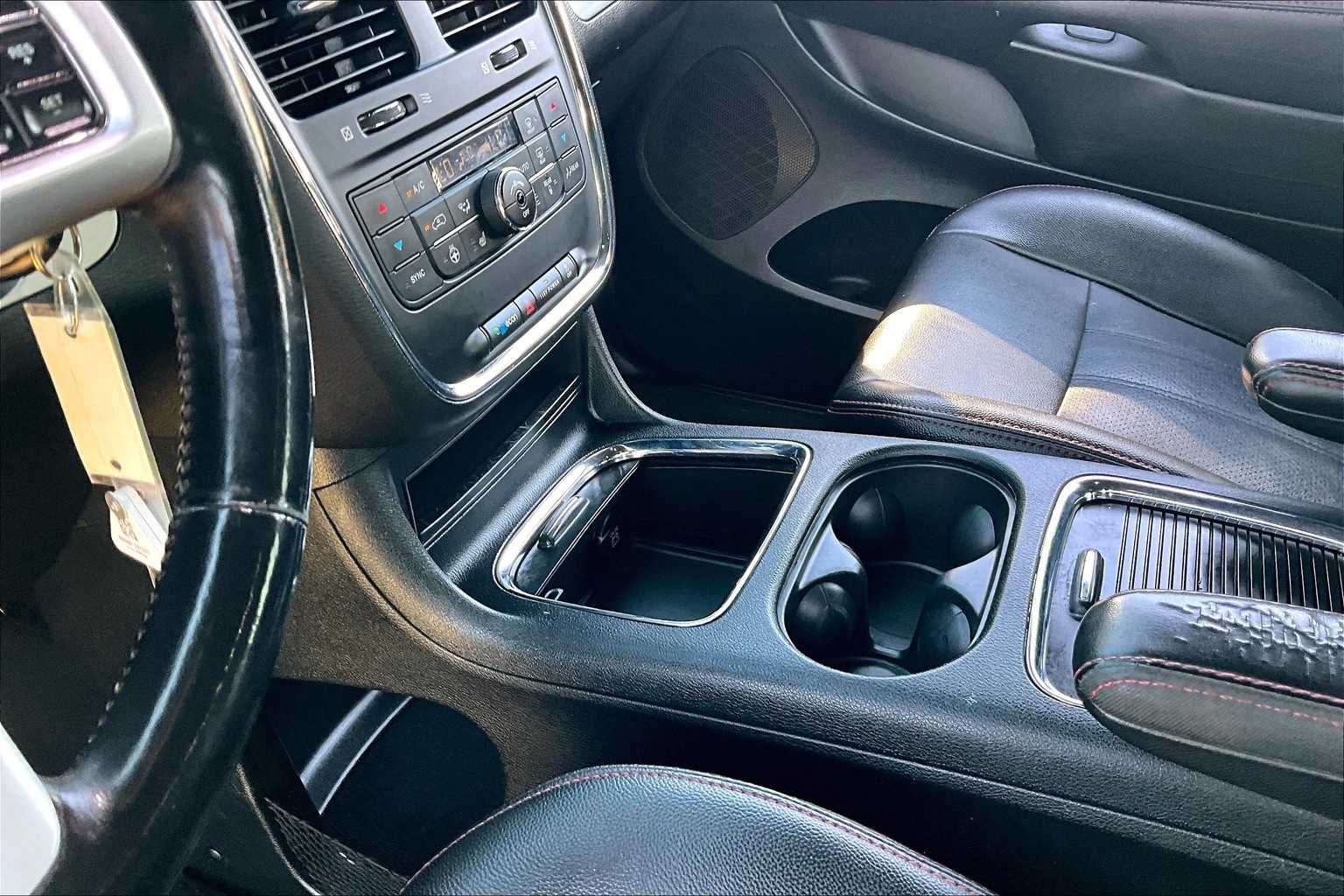 Thumbnail: 2019 Dodge Grand Caravan - 13