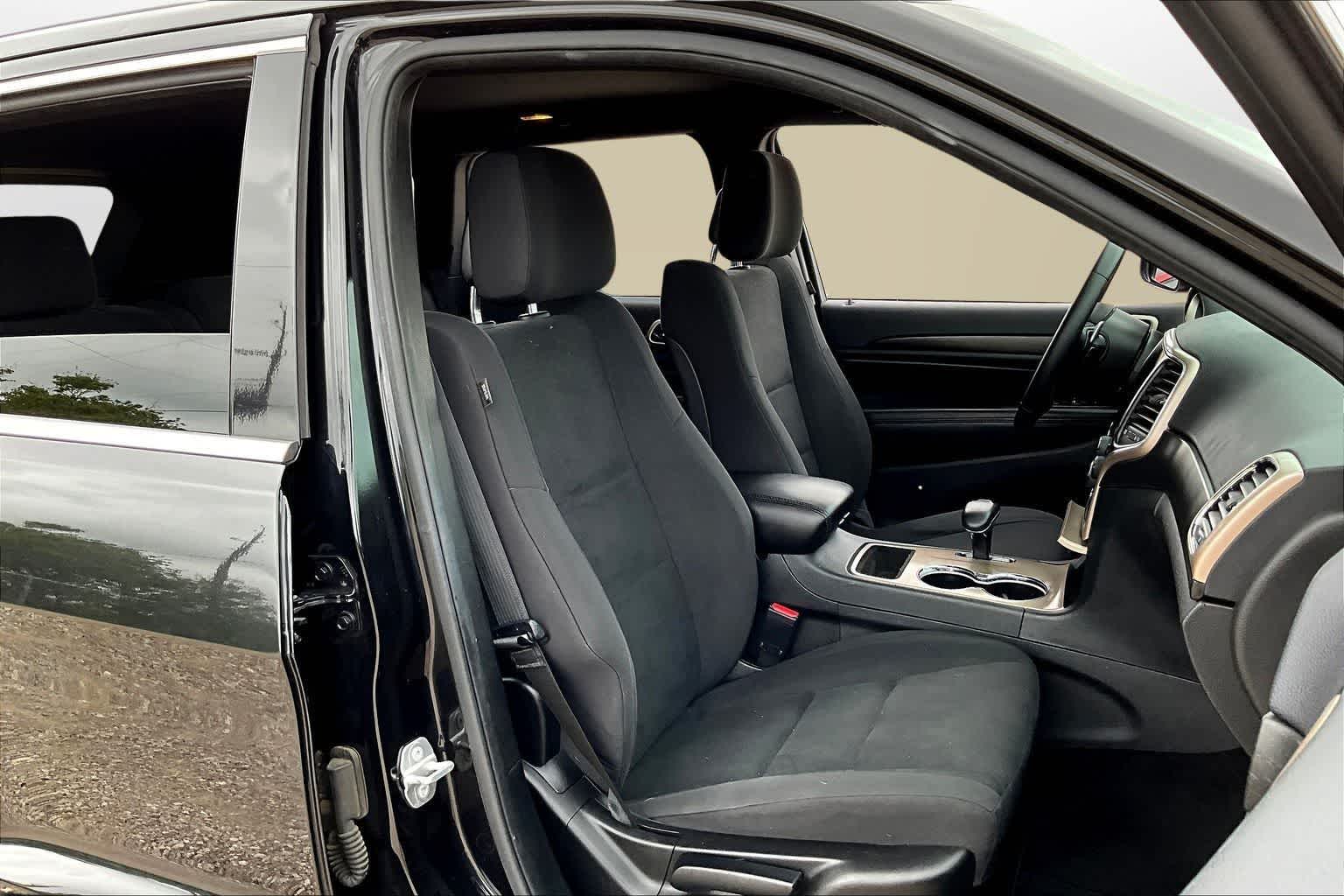 Thumbnail: 2015 Jeep Grand Cherokee - 7