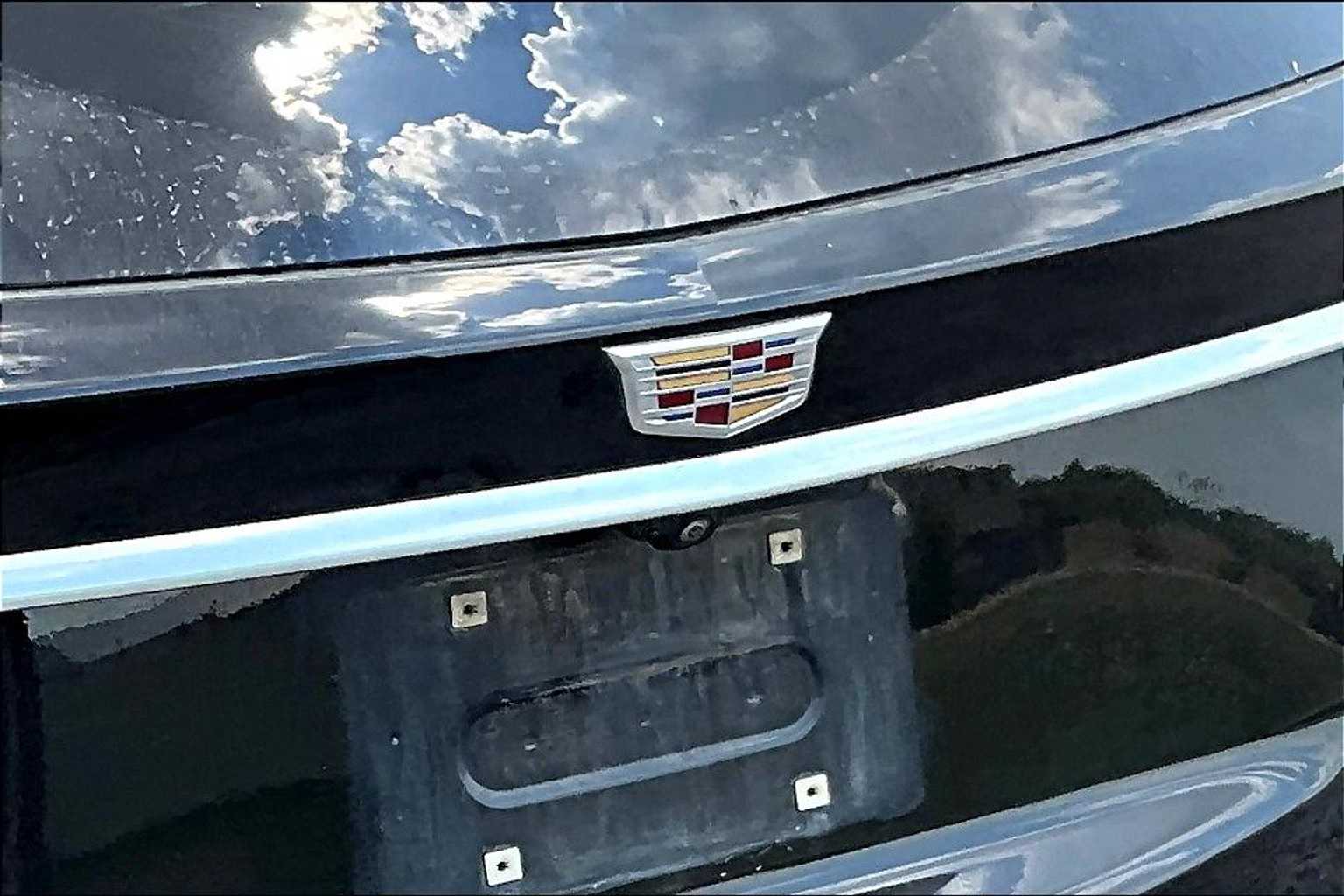 Thumbnail: 2021 Cadillac XT6 - 31