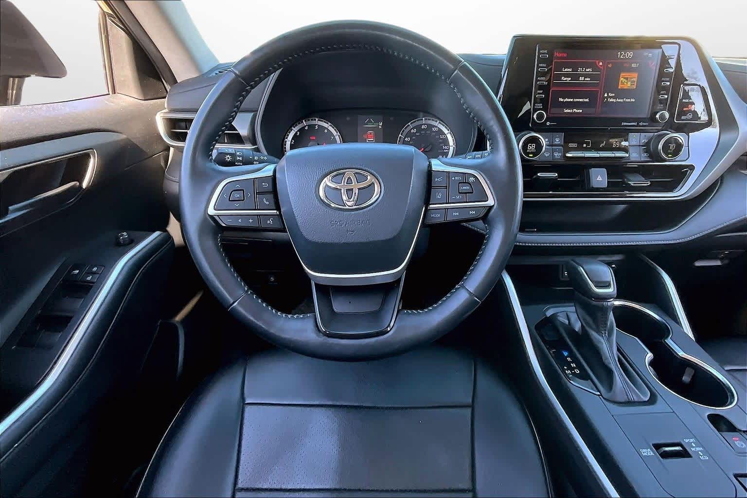 Thumbnail: 2022 Toyota Highlander - 5