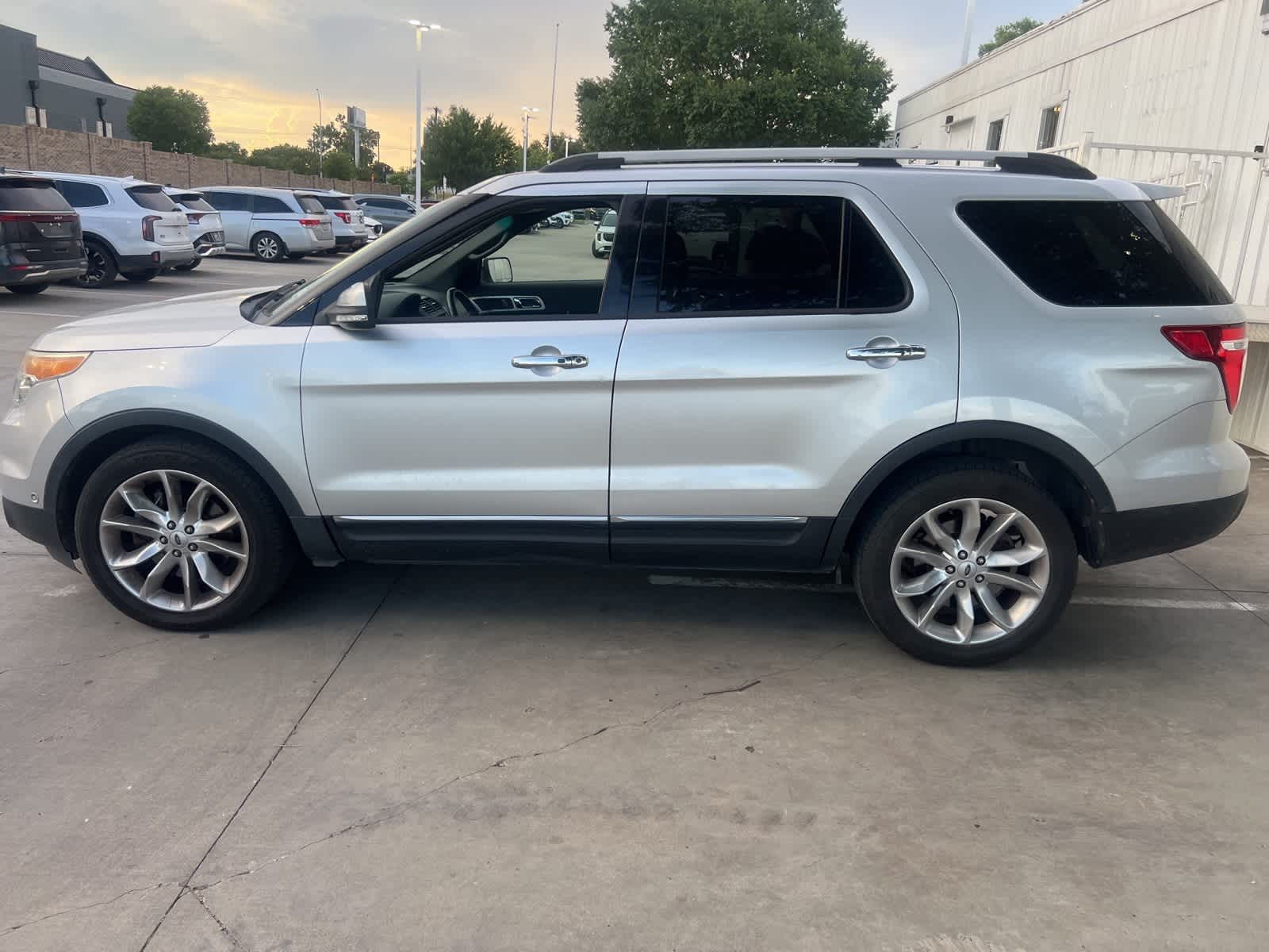 Thumbnail: 2013 Ford Explorer - 7
