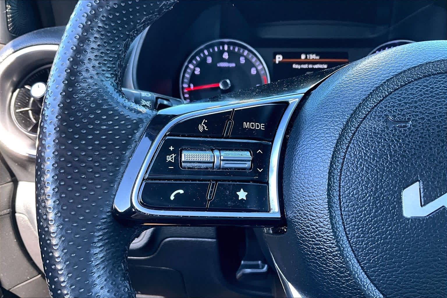 Thumbnail: 2023 Kia Forte - 17