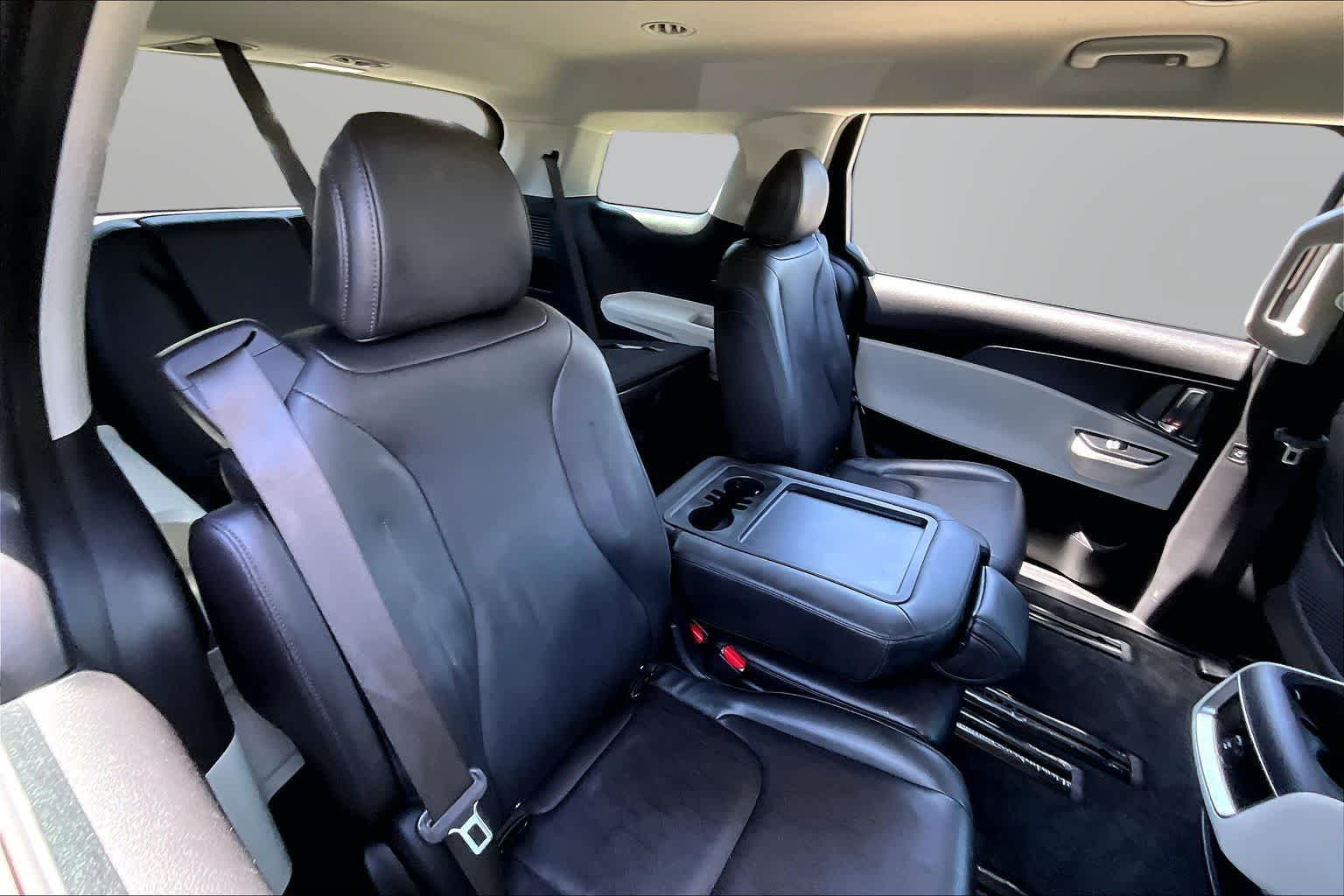 Thumbnail: 2024 Kia Carnival - 25