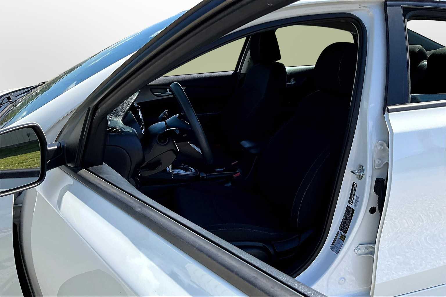 Thumbnail: 2019 Kia Forte - 25
