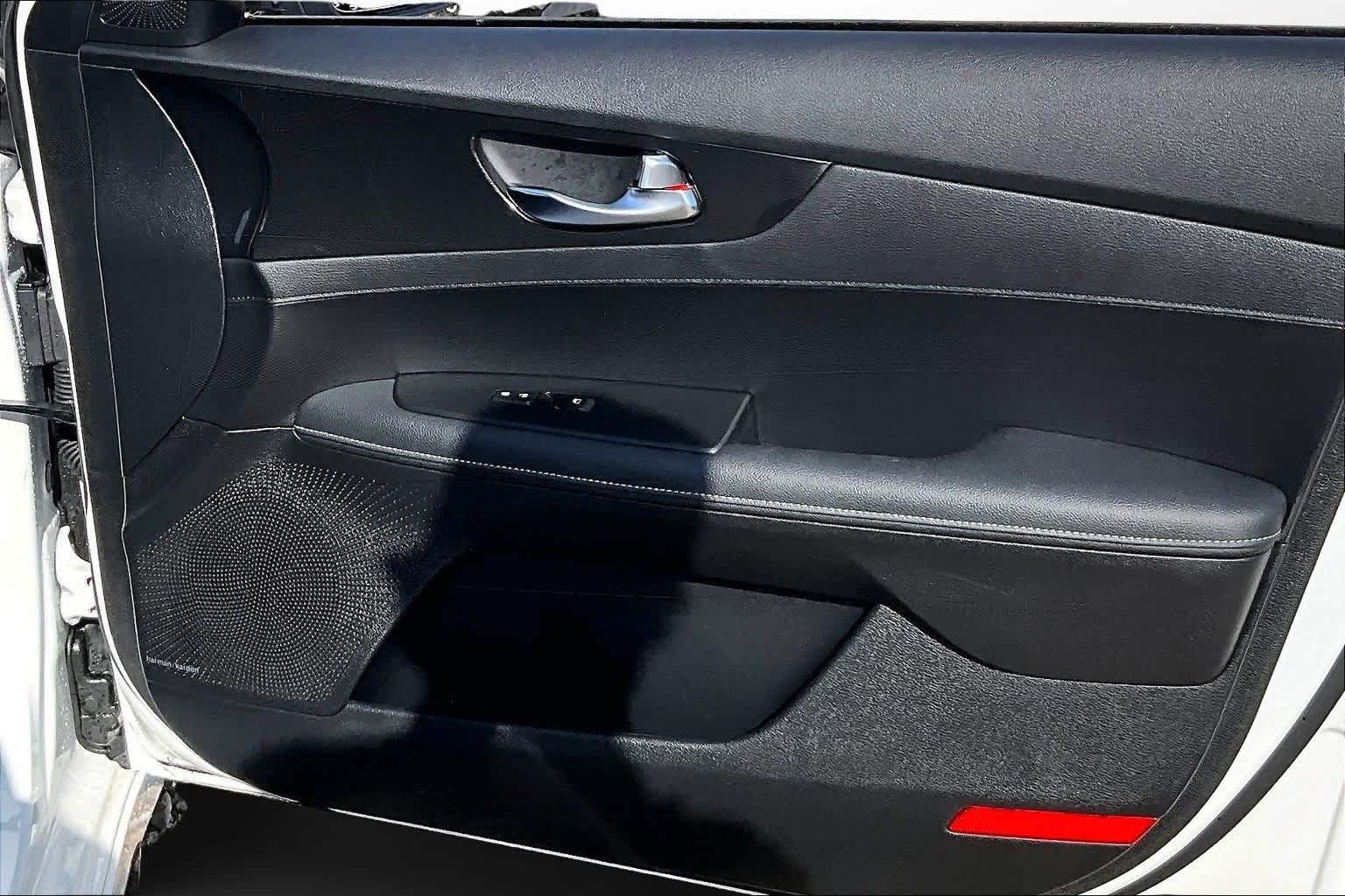 Thumbnail: 2024 Kia Forte - 17