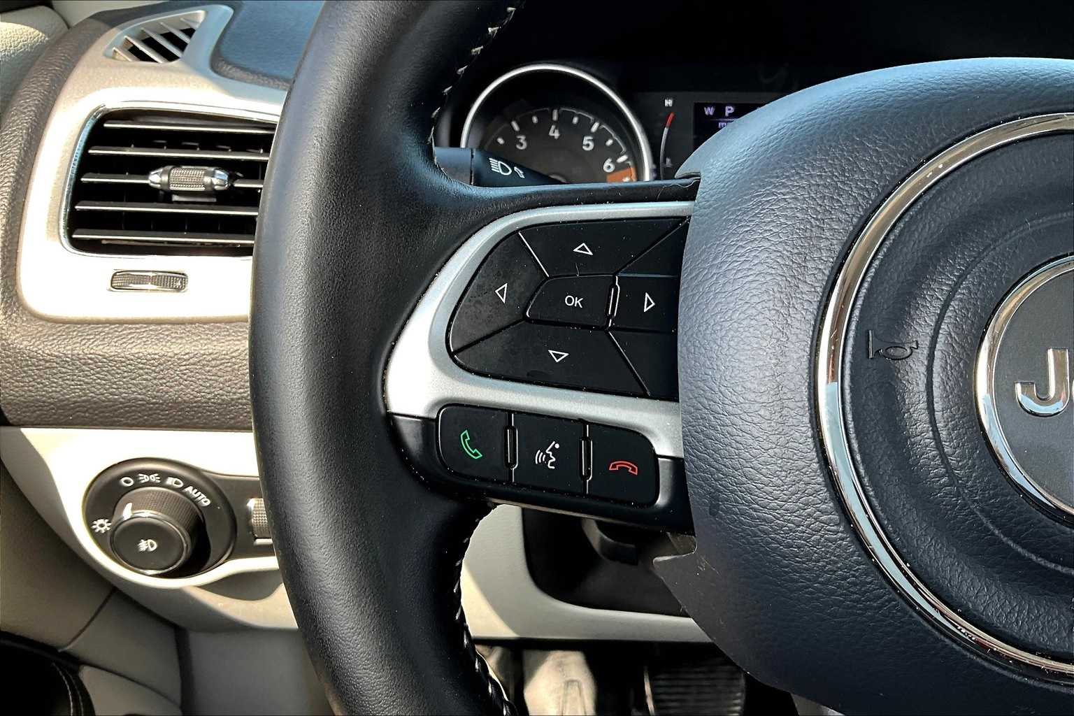 Thumbnail: 2020 Jeep Compass - 19
