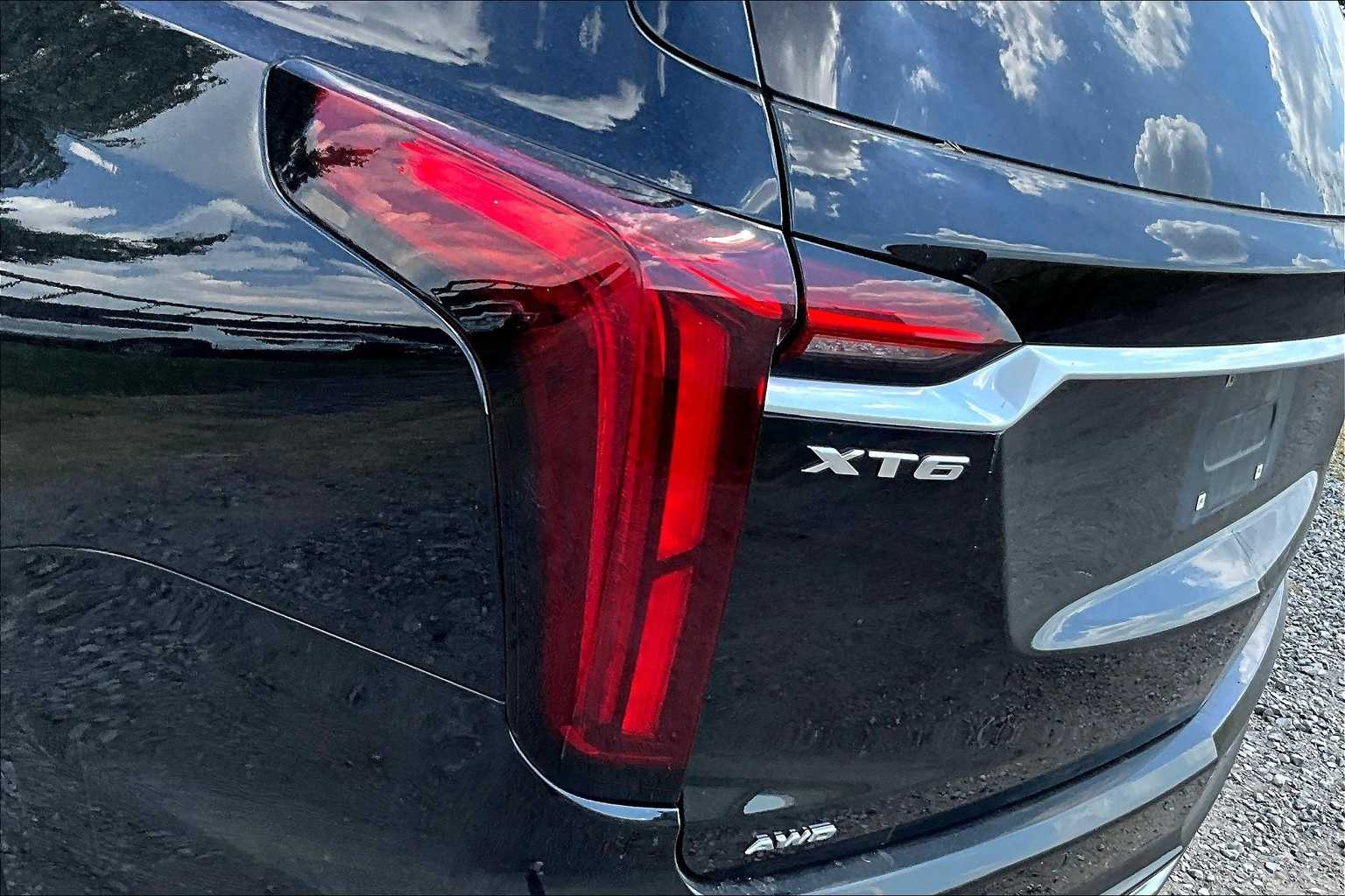 Thumbnail: 2021 Cadillac XT6 - 30