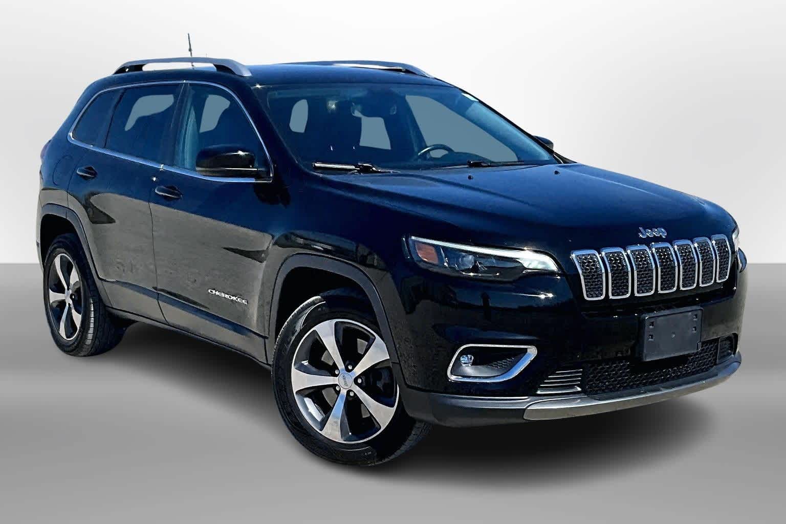 Thumbnail: 2019 Jeep Cherokee - 10