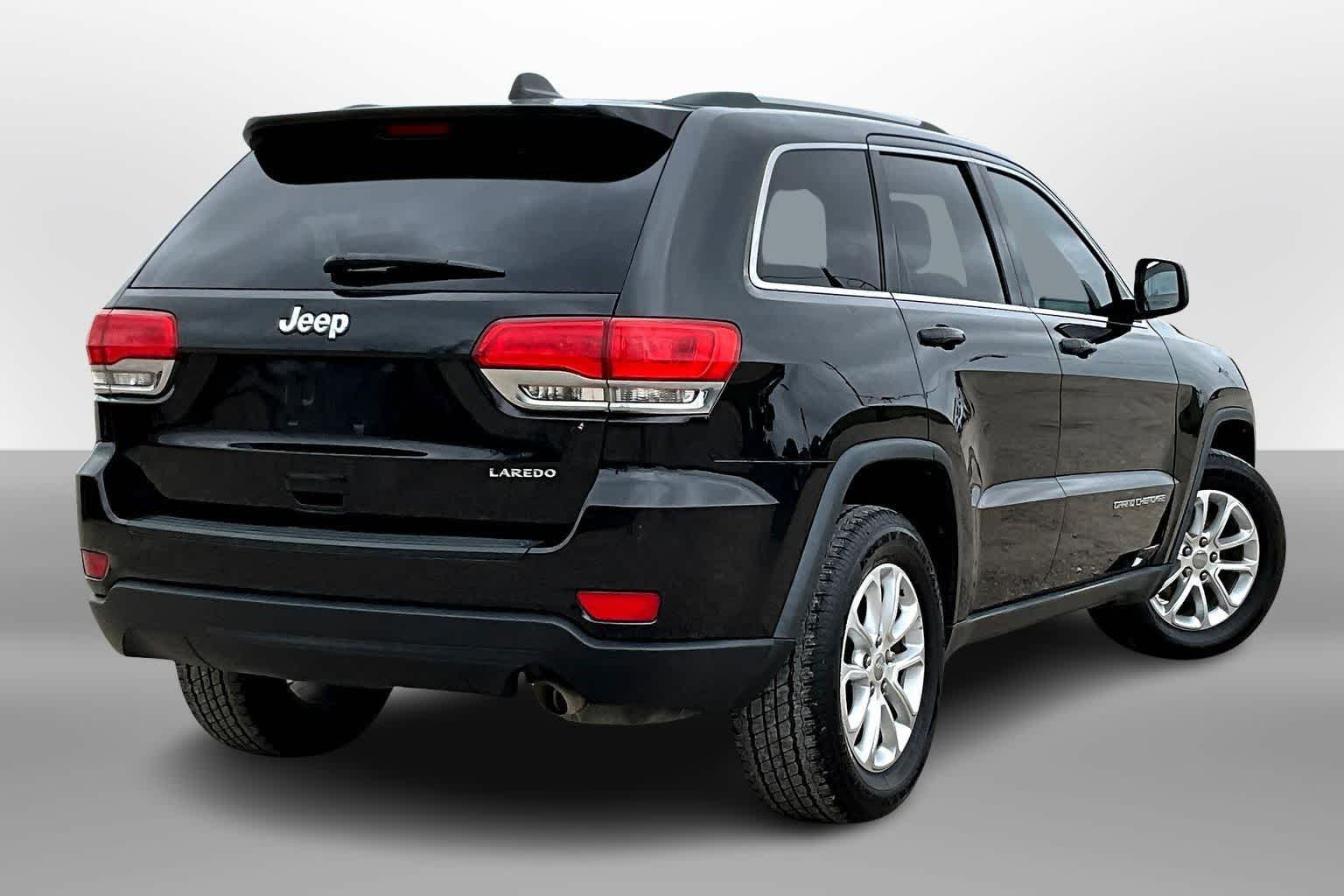 Thumbnail: 2015 Jeep Grand Cherokee - 2